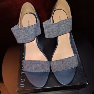 Attention women's wedges shoes size 10M navy blue new in the box